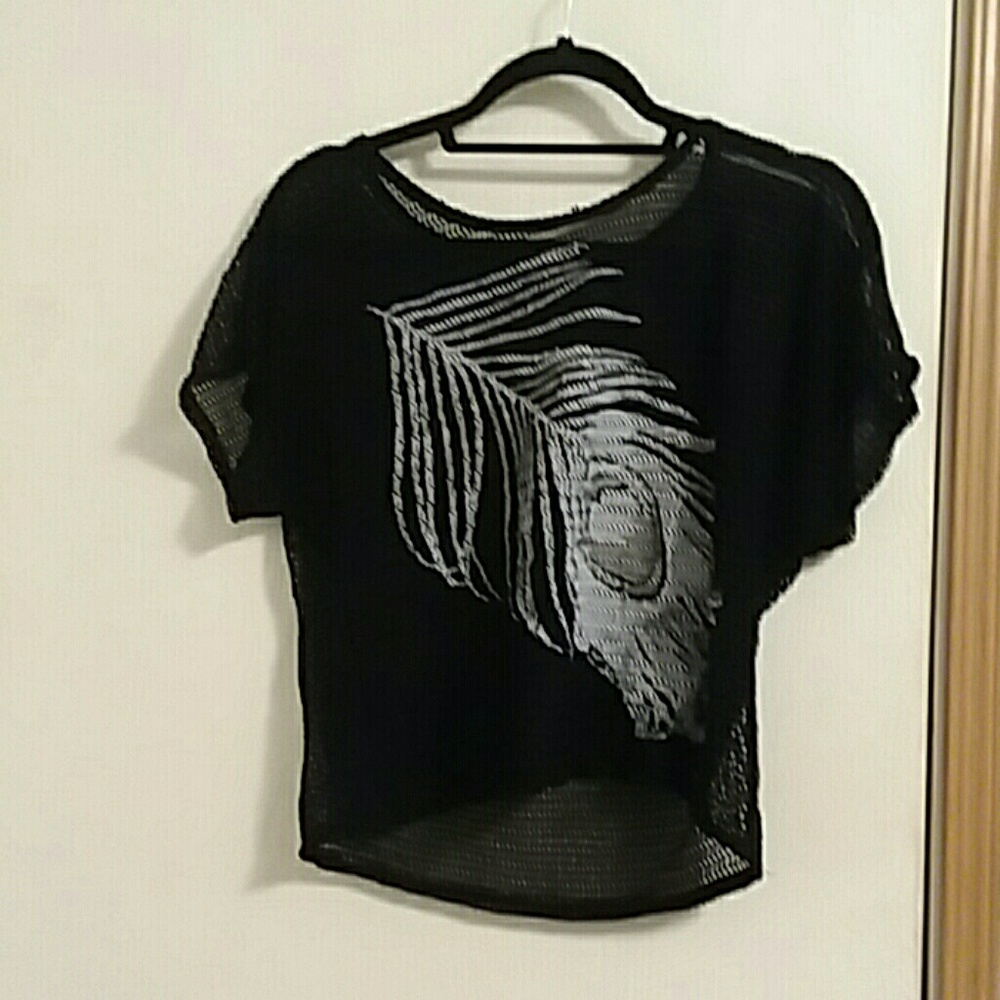 A mesh strechy shirt